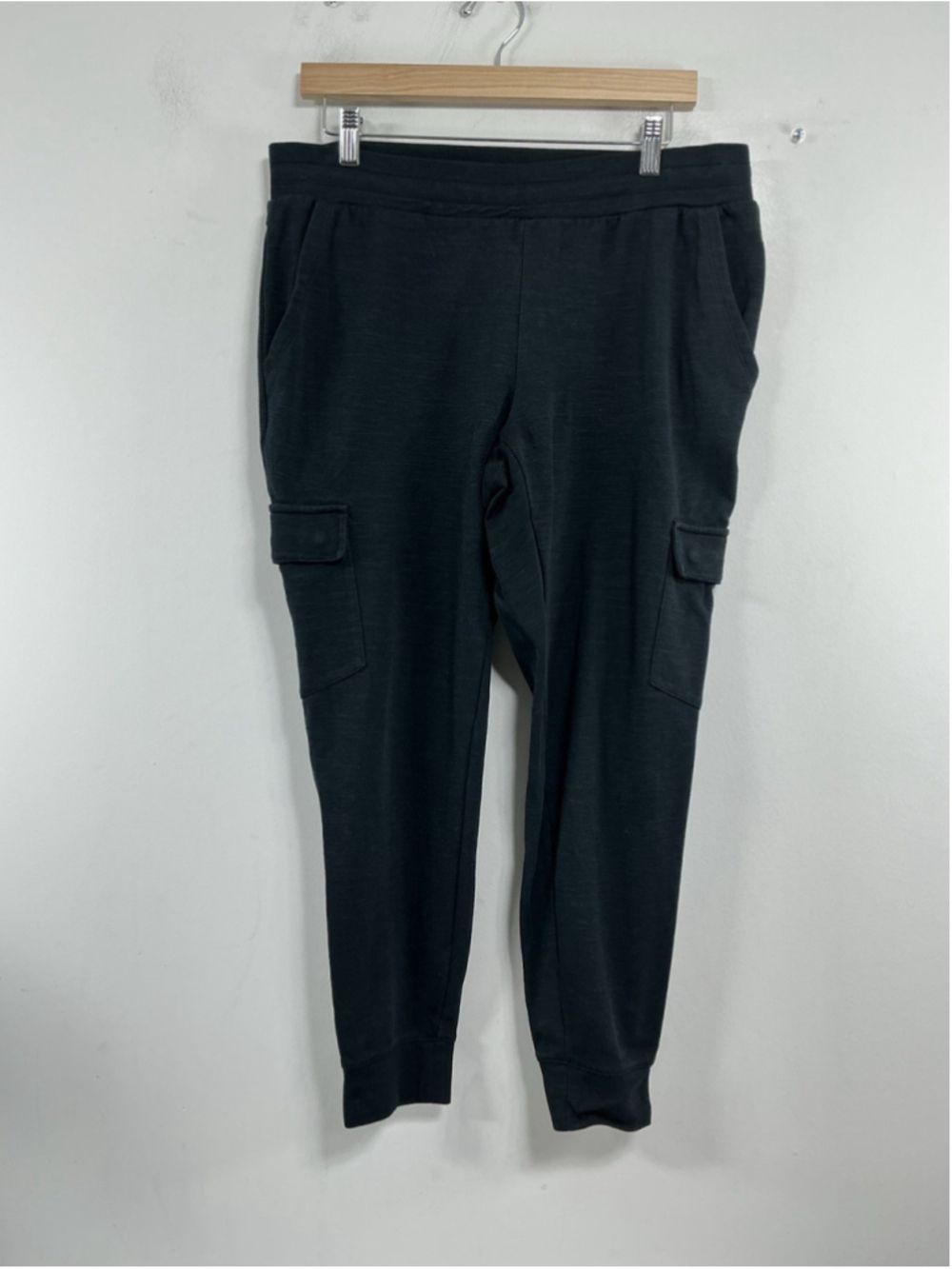 Womans LL Bean Pull On Athletic Cargo Pants Medium Black
